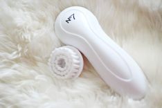 Boots No7 Beautiful Skin Cleansing Brush